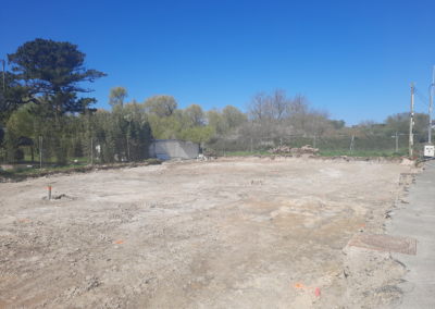 Forage géothermique du sol mi-mars 2025 suivi du terrassement de la zone.