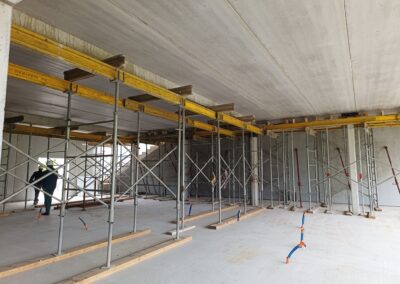 Pose escalier extérieur et finition prédalle du R+1 mi-juillet 2025